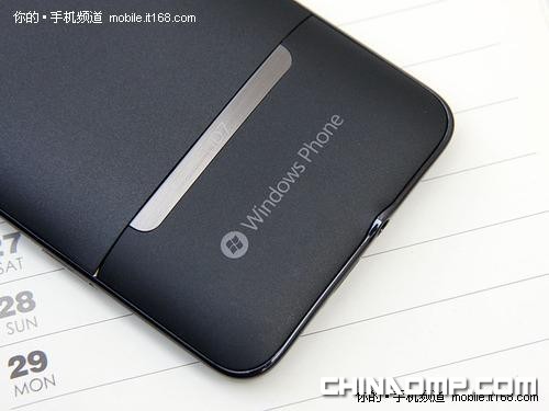 巨屏HTC HD7登场 11月十款上市手机盘点