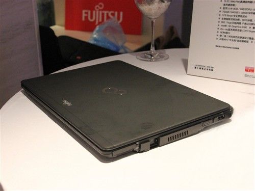 富士通 富士通 LifeBook SH771(i7 2640M) 图片