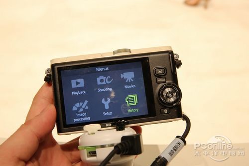 变得更精巧 CES2013尼康1 J3/S1现场试