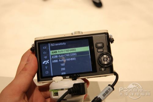 变得更精巧 CES2013尼康1 J3/S1现场试