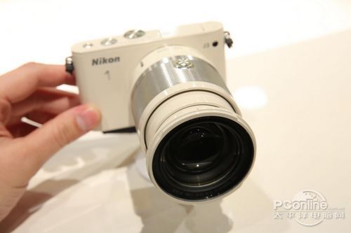 变得更精巧 CES2013尼康1 J3/S1现场试