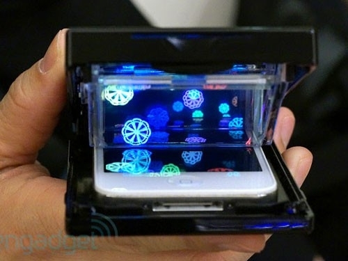 神奇的小盒子 iPhone也能变身mini 3D影院