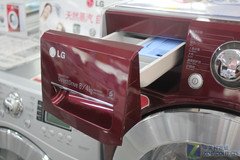 LG 8kg一体机现价7500元 时尚酒红色彩