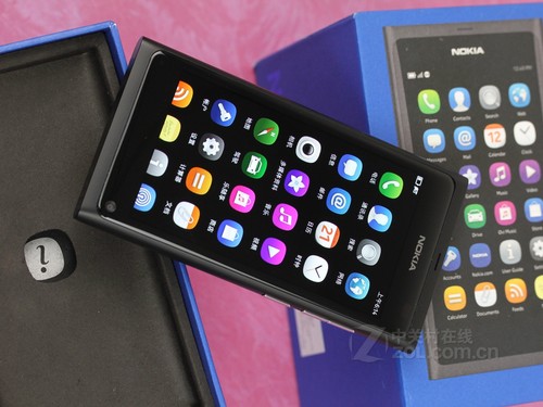 诺基亚 N9 黑色 外观图