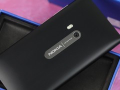 诺基亚 N9 黑色 背面图