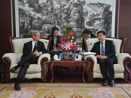 苹果CEO库克与中国工信部部长苗圩会谈