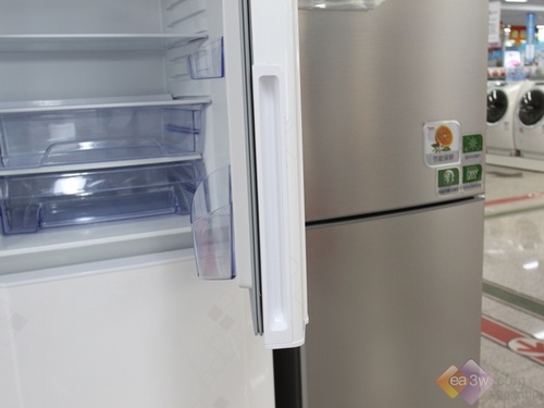 海尔两门冰箱新上市 节能保鲜冷动力更大