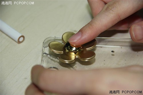 给iPhone做件衣裳 diy水钻手机壳教程