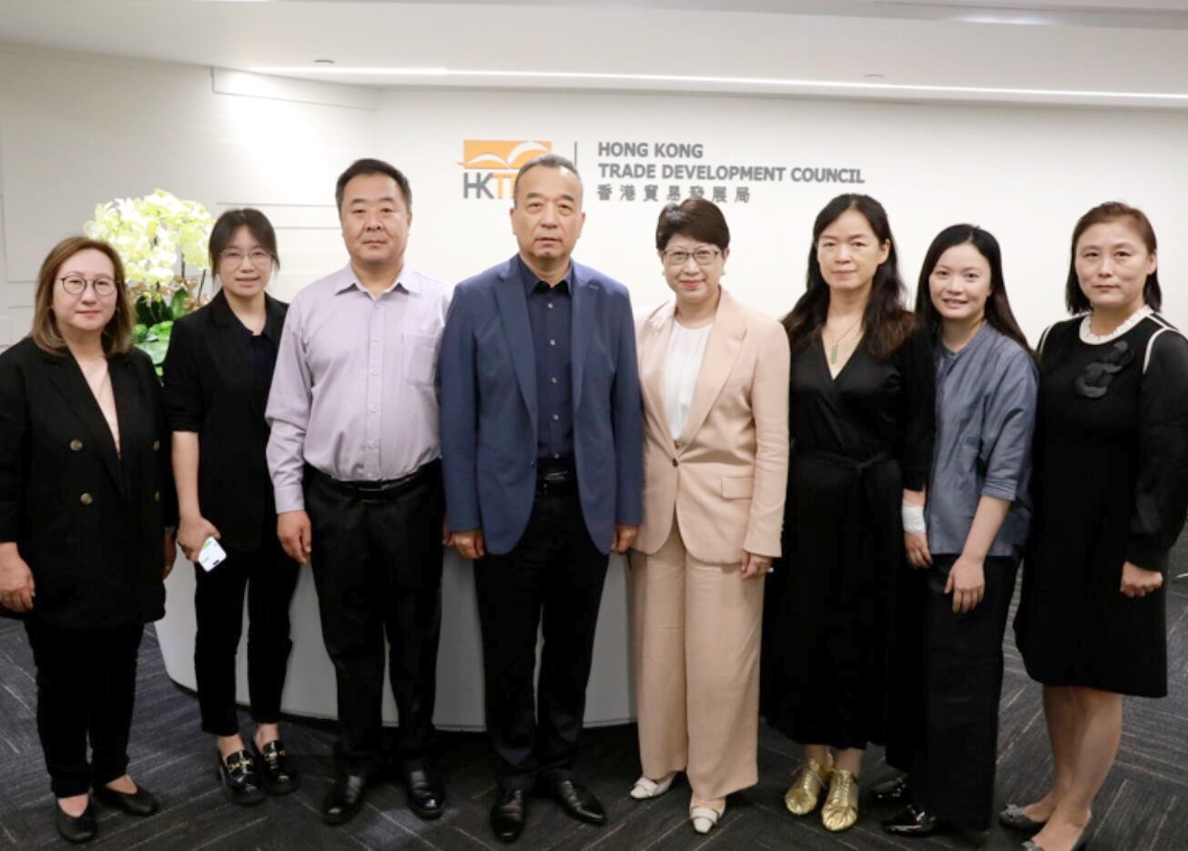 珠宝国检集团（NGTC）董事长王宝民一行与香港贸易发展局（HKTDC）副总裁张淑芬会面 共探珠宝行业新机遇