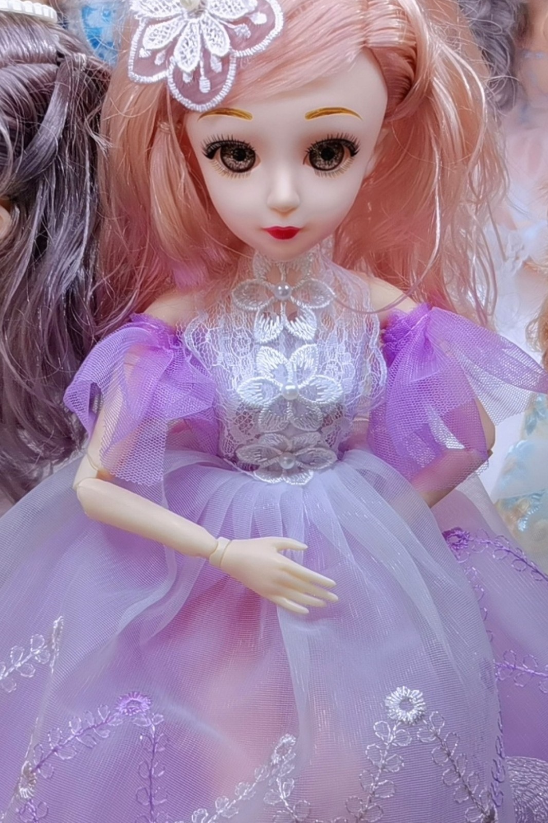 义乌市志刚玩具商行批发销售新机缘芭比洋娃娃，音乐娃娃、钥匙扣娃娃等产品
