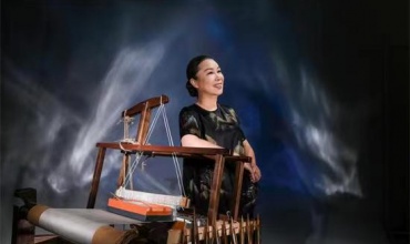 COTV全球直播-苏州蔡霞明织绣品有限公司专业设计、研发、创作纺织工艺绣、人物绣、山水绣、缂丝绣品等产品，欢迎大家光临！