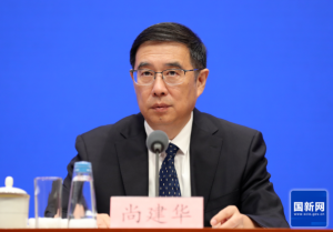 中共中央、国务院：健全农业转移人口市民化机制，全面取消在就业地参保户籍限制