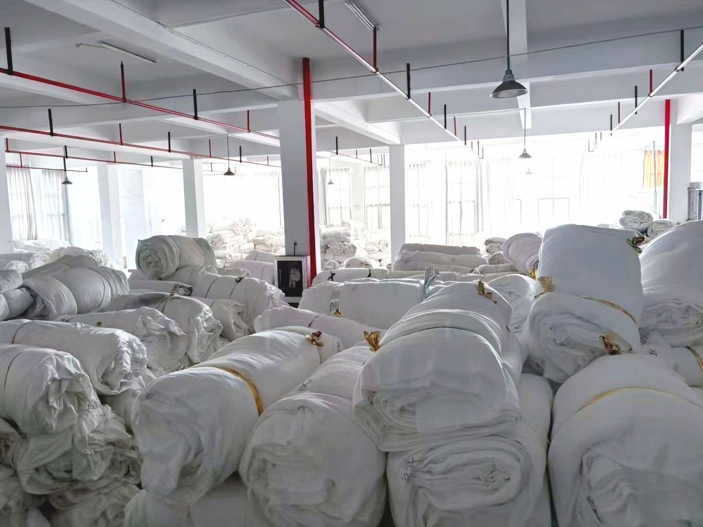 COTV全球直播-海宁锐迪纺织有限公司专业生产：粗花呢、TR系列、梭织染色小香风面料、时尚女装面料、仿麻系列及各种白胚、成品色胚全系列产品，欢迎大家光临！