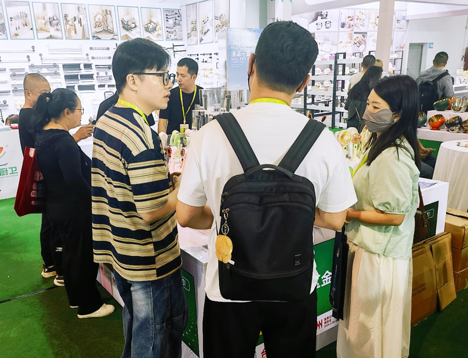 COTV全球直播-汕头市澄海区金牛工艺品厂专业研发生产：“”品初夏”、“PCX”品牌系列迷你小电扇、学生小电扇、高速大风力小电扇以及各种两季小家电等产品，欢迎大家光临！