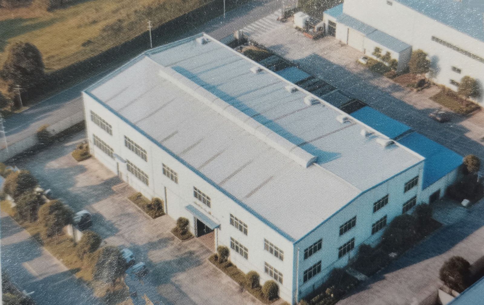 COTV全球直播-平阳县臻格电子商务商行专业生产经营销售：高端摇表器，摇表保险柜等奢华产品；设计时尚、奢华大气，欢迎大家光临！