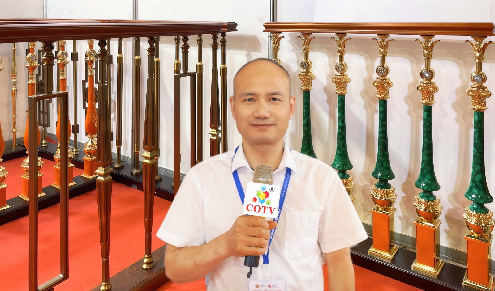 COTV全球直播-温州玉青梯业有限公司专业设计生产：高档铜楼梯、铝合金楼梯、以及各种金属材.装饰栏杆、护栏等产品，欢迎大家光临！