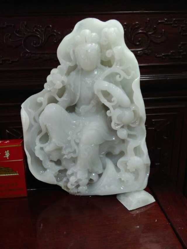 COTV全球直播-苏州市华脉艺韵工艺品有限公司、苏州市吴中区光福林建平玉雕工作室专业从事设计雕刻各种稀有玉类饰品及摆件的工艺雕刻，取材稀有，创作精典，现货品鉴，欢迎大家光临！