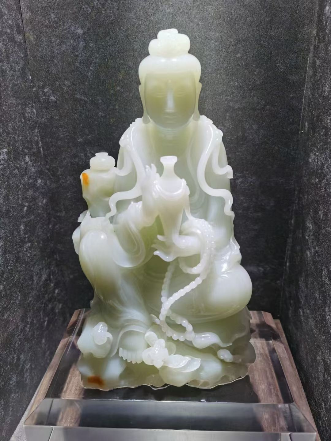 COTV全球直播-苏州市华脉艺韵工艺品有限公司、苏州市吴中区光福林建平玉雕工作室专业从事设计雕刻各种稀有玉类饰品及摆件的工艺雕刻，取材稀有，创作精典，现货品鉴，欢迎大家光临！