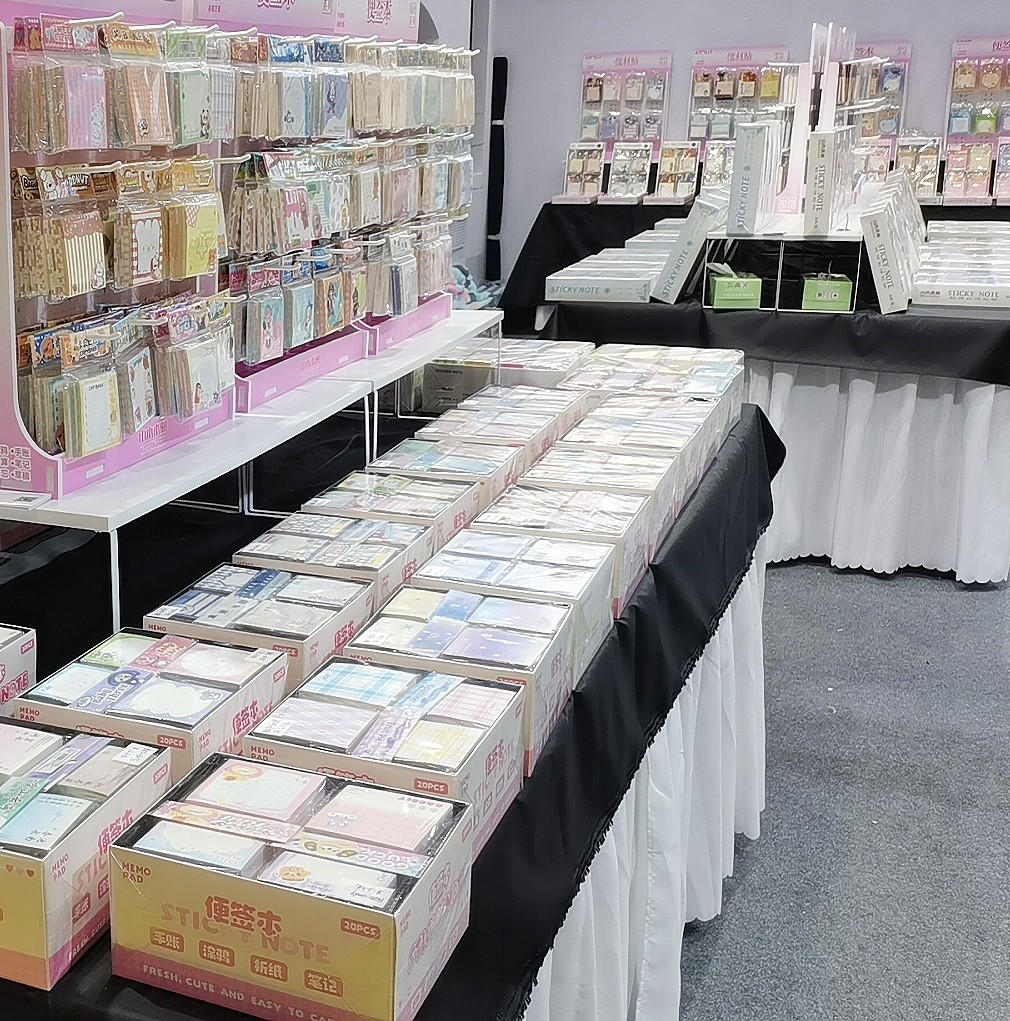 COTV全球直播-广州市白云区白云湖诗韵文具礼品经营部专业经营销售：“LlMU”、“Nature Culture山水本册”、“东方诗韵”系列文具便利贴、文具便签本等系列文具类产品，欢迎大家光临！