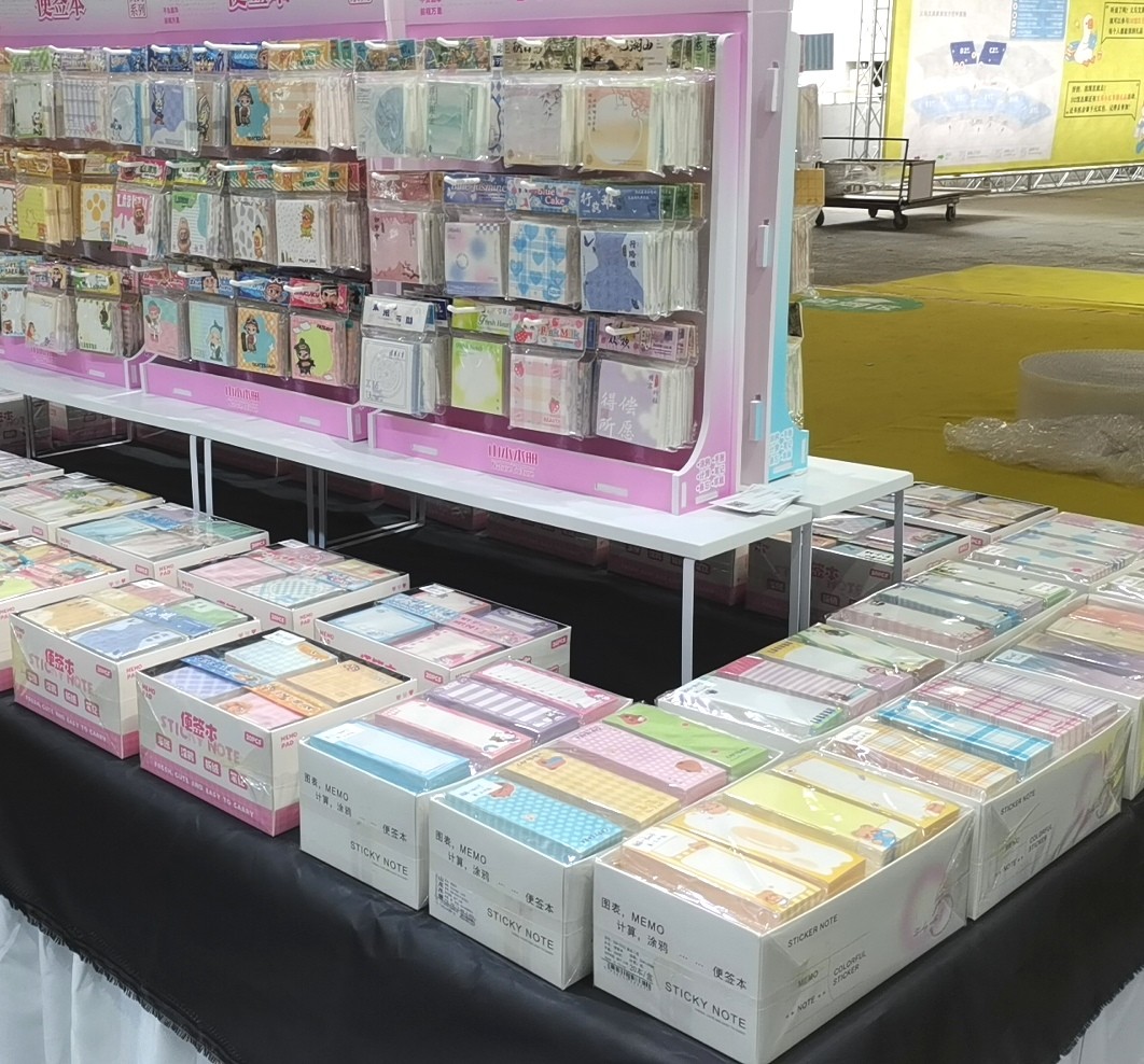 COTV全球直播-广州市白云区白云湖诗韵文具礼品经营部专业经营销售：“LlMU”、“Nature Culture山水本册”、“东方诗韵”系列文具便利贴、文具便签本等系列文具类产品，欢迎大家光临！