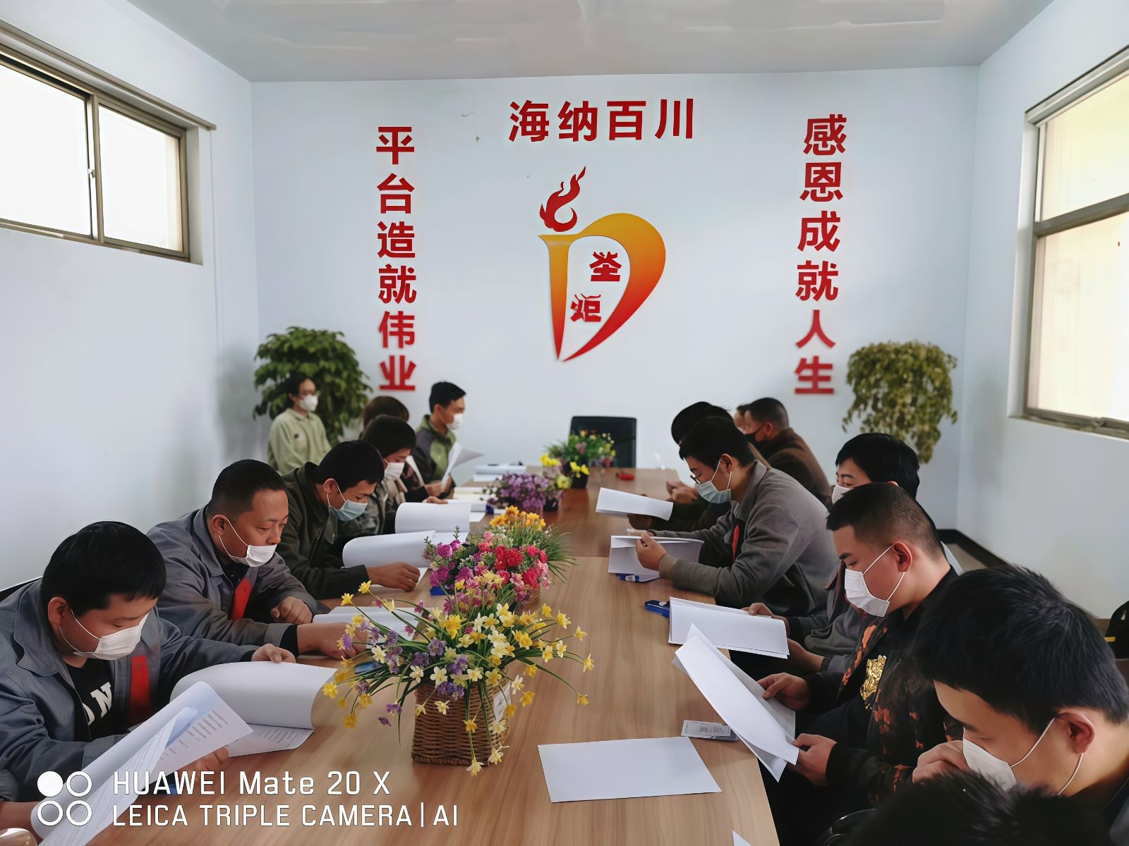COTV全球直播-运城市圣炬印刷器材有限公司、泉州圣炬印刷器材有限公司专业生产：各种新型优质胶辊及胶辊用耐用剂、耐酸碱、耐高温、抗静电、抗撕裂、除尘等材料及特殊橡胶辊产品，欢迎大家光临！