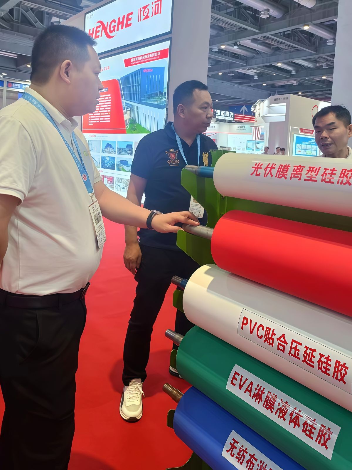 COTV全球直播-运城市圣炬印刷器材有限公司、泉州圣炬印刷器材有限公司专业生产：各种新型优质胶辊及胶辊用耐用剂、耐酸碱、耐高温、抗静电、抗撕裂、除尘等材料及特殊橡胶辊产品，欢迎大家光临！