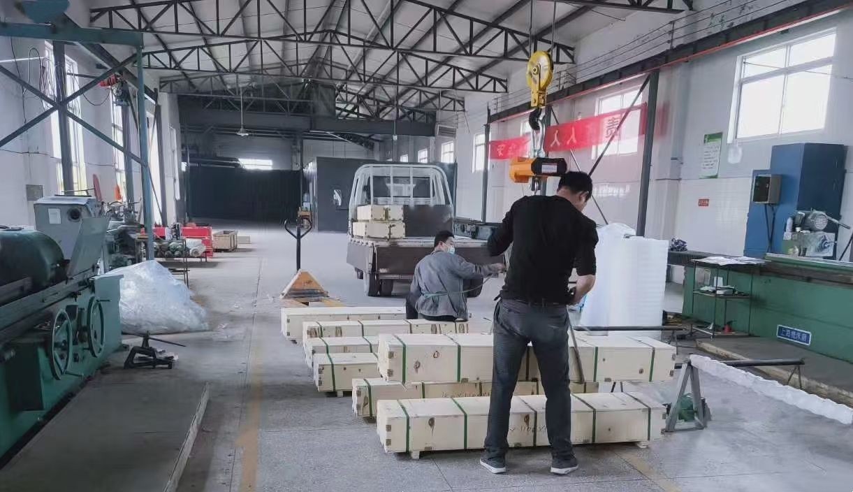 COTV全球直播-运城市圣炬印刷器材有限公司、泉州圣炬印刷器材有限公司专业生产：各种新型优质胶辊及胶辊用耐用剂、耐酸碱、耐高温、抗静电、抗撕裂、除尘等材料及特殊橡胶辊产品，欢迎大家光临！