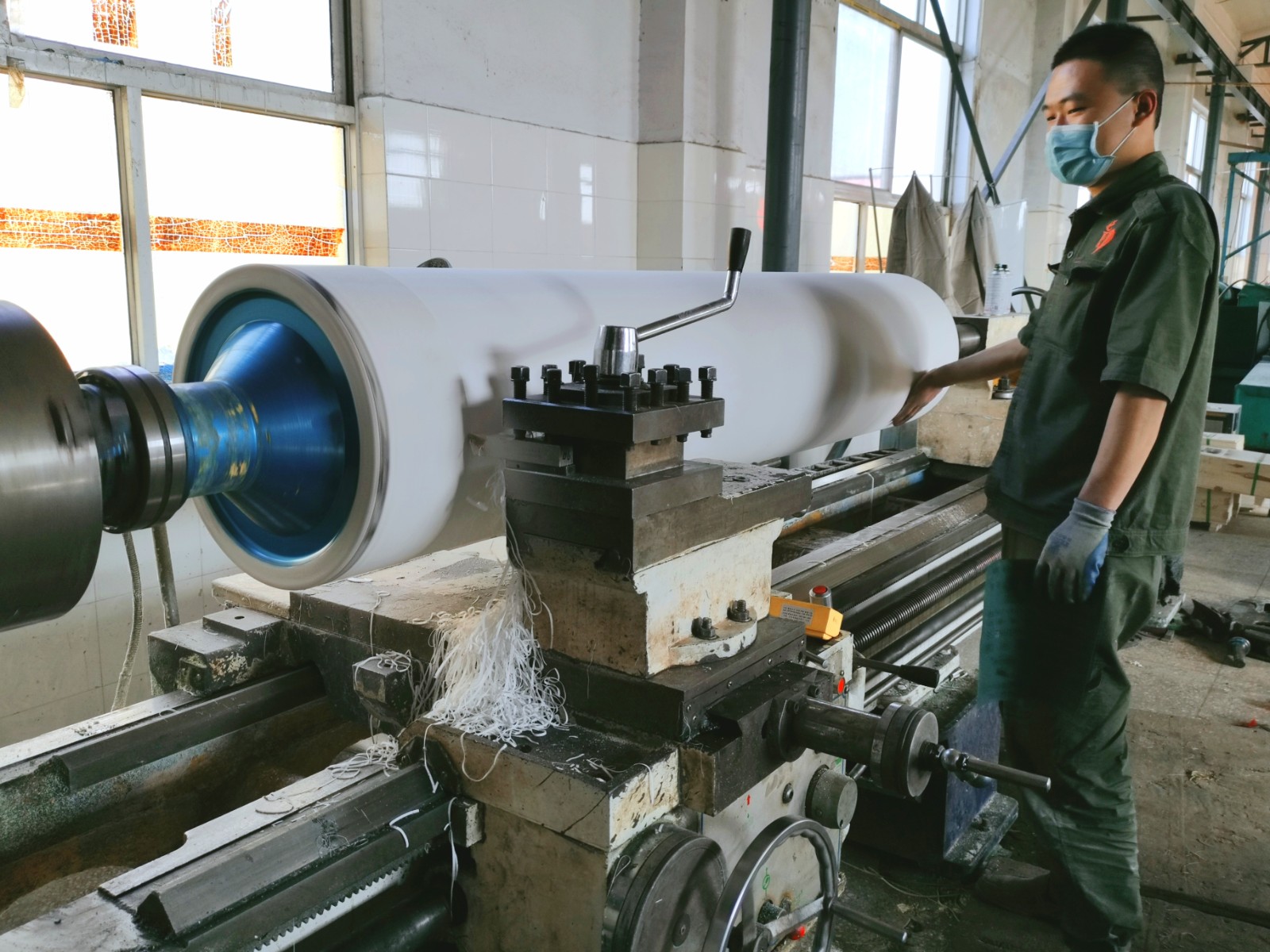 COTV全球直播-运城市圣炬印刷器材有限公司、泉州圣炬印刷器材有限公司专业生产：各种新型优质胶辊及胶辊用耐用剂、耐酸碱、耐高温、抗静电、抗撕裂、除尘等材料及特殊橡胶辊产品，欢迎大家光临！