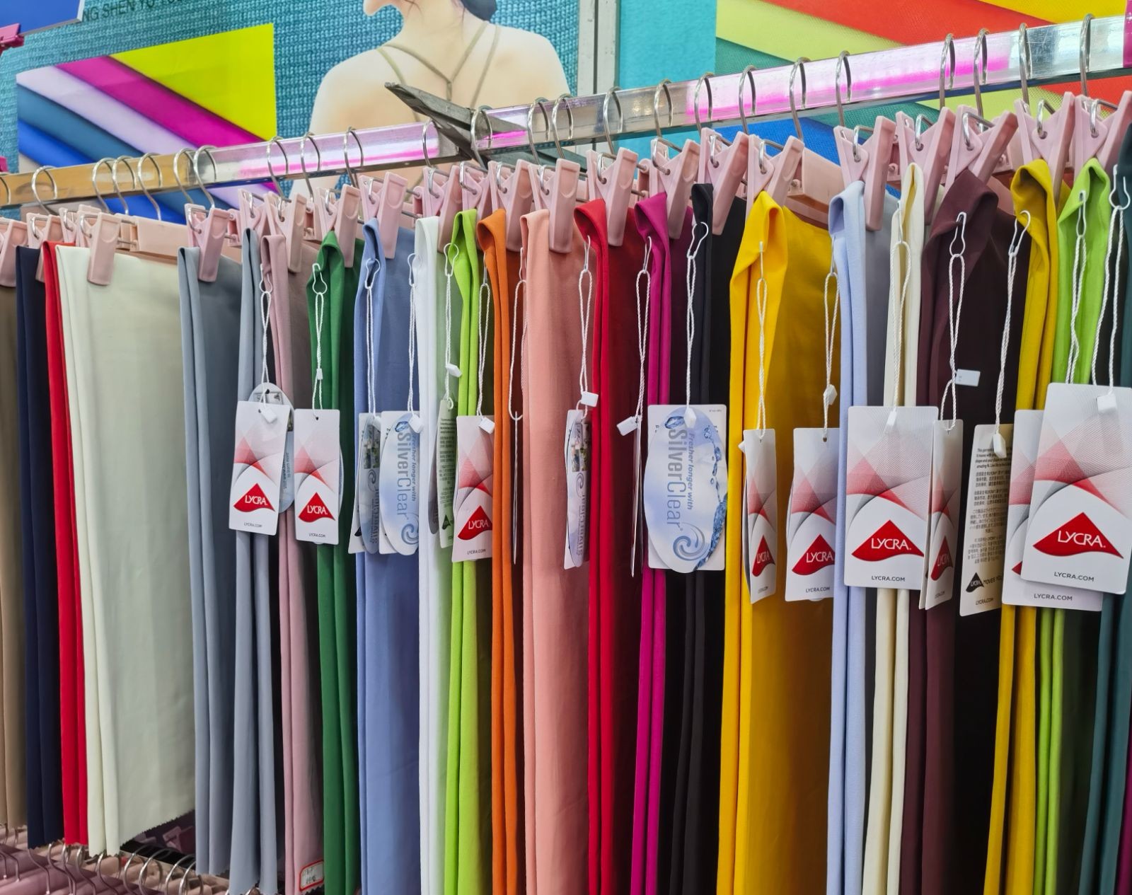 COTV全球直播-海宁市申兴纺织品有限公司专业开发生产：锦纶66系列、莱卡系列、裸感系列、罗纹系列、防晒系列、仿棉系列、T恤系列、抓绒系列以及各种辅料系列等纺织产品，欢迎大家光临！