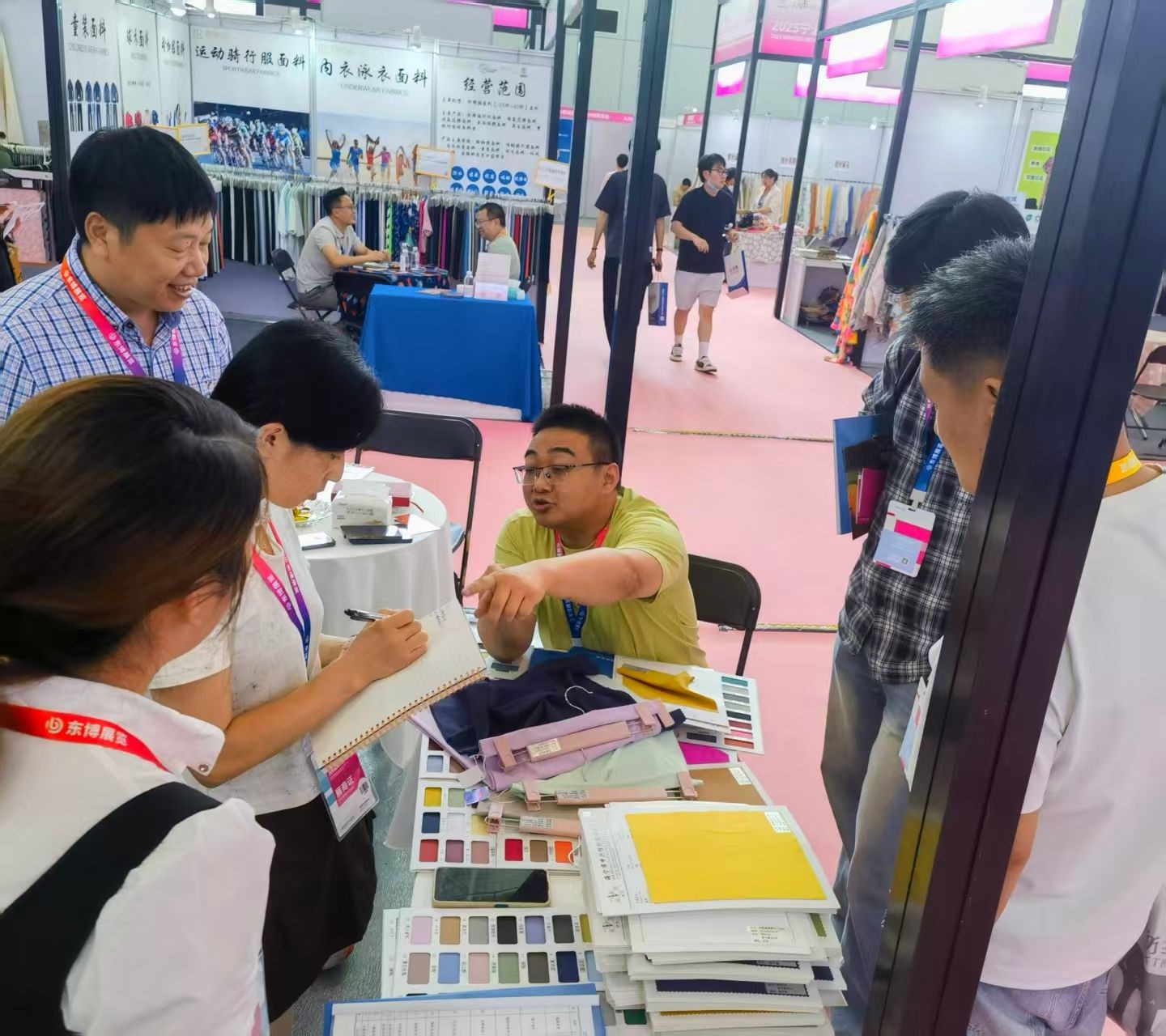COTV全球直播-海宁市申兴纺织品有限公司专业开发生产：锦纶66系列、莱卡系列、裸感系列、罗纹系列、防晒系列、仿棉系列、T恤系列、抓绒系列以及各种辅料系列等纺织产品，欢迎大家光临！