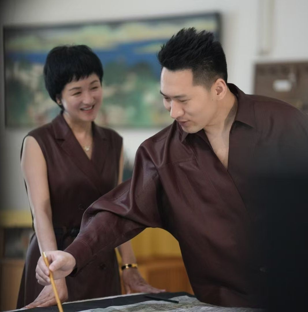 COTV全球直播-杭州衣真无界有限公司专业设计研发生产“独立设计师品牌”系列时尚女装、休闲男装，春秋时新服装等产品，欢迎大家光临！