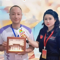 COTV全球直播-浦江縣黃氏水晶有限公司專(zhuān)業(yè)研發(fā)生產(chǎn)：水晶工藝玻璃球、水晶動(dòng)物、水晶玩偶工藝品，水晶擺件、水晶獎(jiǎng)牌等水晶工藝產(chǎn)品，歡迎大家光臨！