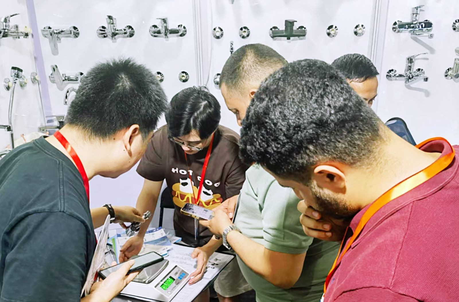 COTV全球直播：台州市路桥好贝铜业阀门厂专业生产：太空铝材水龙头系列、铜质水龙头系列、厨房洁具水龙头、脸盆水龙头、浴缸水龙头、淋浴水龙头等产品，欢迎大家光临！