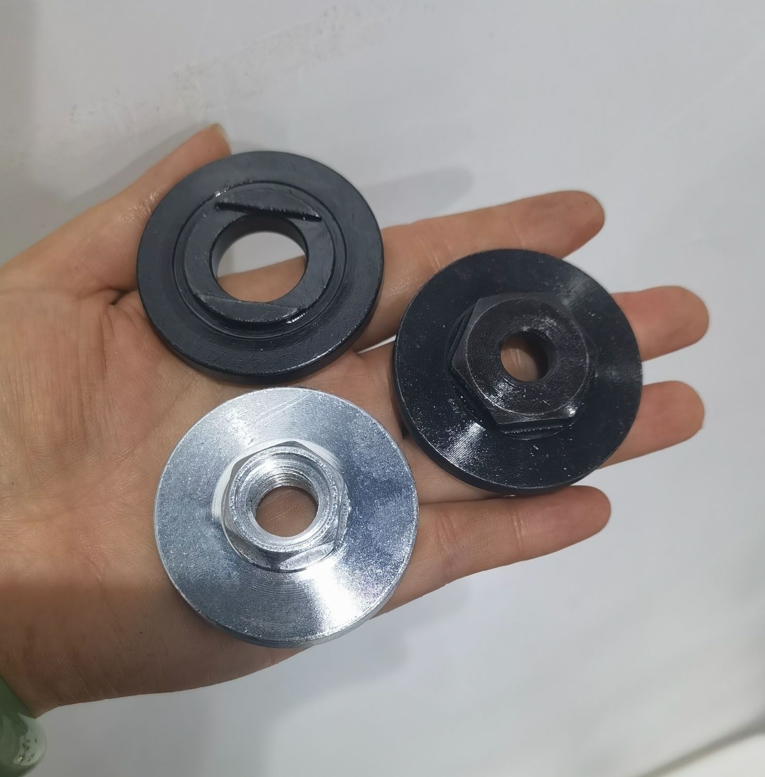 COTV全球直播-永康市奇拓工贸有限公司专业生产角磨压板；锐奇7寸、新7寸电圆铸压板；反锁S压板；100～180法兰；200型、切割机、开槽机、快换离心、粉末角磨压板等产品，欢迎大家光临！
