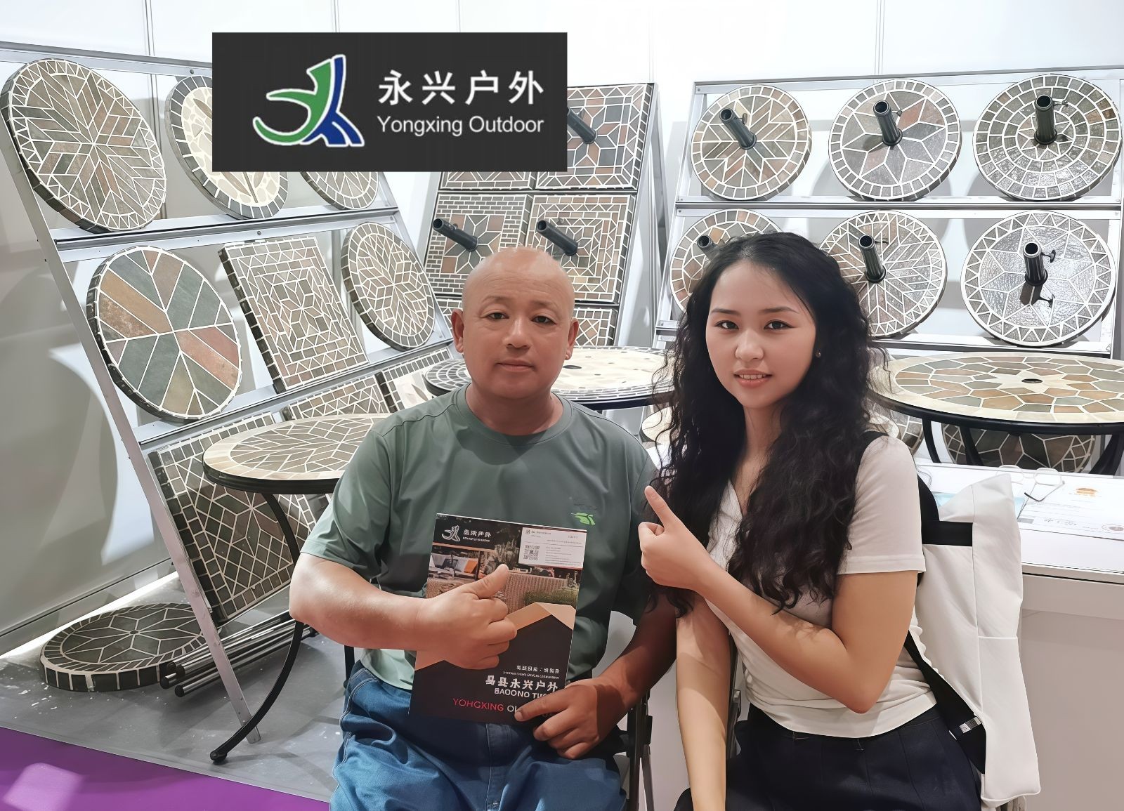 COTV全球直播：保定市易县永兴石材加工厂专业生产：天然板岩方桌、休闲石桌、天然板岩茶几、伞基座、天然板岩脚踏石等户外休闲石材产品，欢迎大家光临！