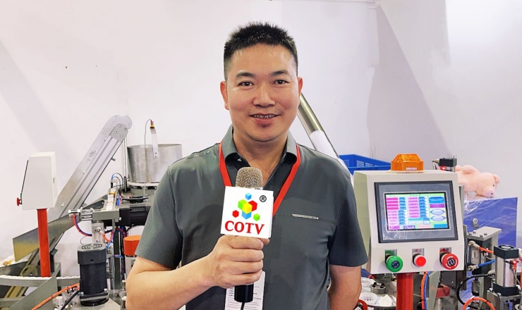 COTV全球直播-江山福翔科技有限公司专业生产:EVA圆柱下料机、羽毛球磨头机、羽毛球头下料机、羽毛球组装机、勾线机、羽毛球钻孔机等非标设备，以及生产配套台纤板、EVA发泡板等产品，欢迎大家光临！