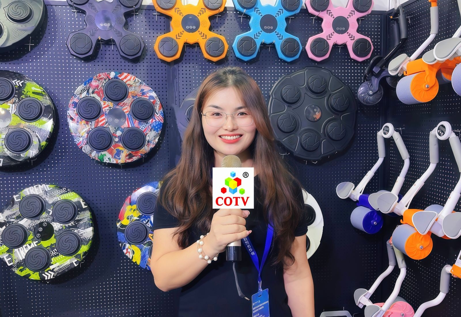 COTV全球直播-永康市凯威体育用品有限公司专业生产:跳绳、呼啦圈、拳击靶、扭腰机、滑雪机、摇摆哑铃、健腹轮.走步机.臂力器.健腹板.普拉提圈.等体育健身产品，欢迎大家光临！