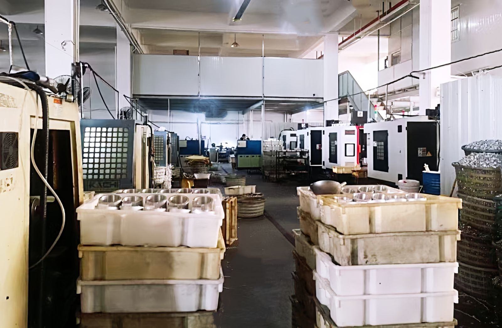 COTV全球直播-台州菲诚金属材料贸易有限公司、台州曾菲金属材料贸易有限公司专业生产：汽车铝件产品，包括胶套配件芯子、外壳，异形、铝支架等各种铝材产品，欢迎大家光临！