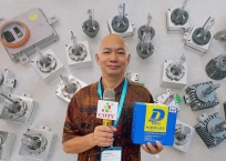 COTV全球直播-杭州万品汽配城效利汽车配件商行专业经营“效利”品牌系列LDE灯;“贝尔纳”大灯；“SovKo”品牌系列火花塞;“铃宇”品牌点火线圈， 适合各种品牌汽车，欢迎大家光临！