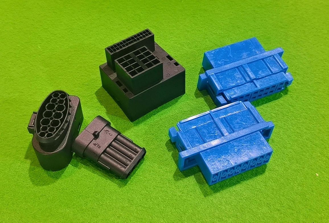 COTV全球直播-浙江骐跃接插件有限公司专业生产“HXHX”端子、胶壳、针座、插片、护套、铜带、压线帽、冷压端子、轻触开关、船形及微动开关、PVC管、继电器等电子元件，欢迎大家光临！