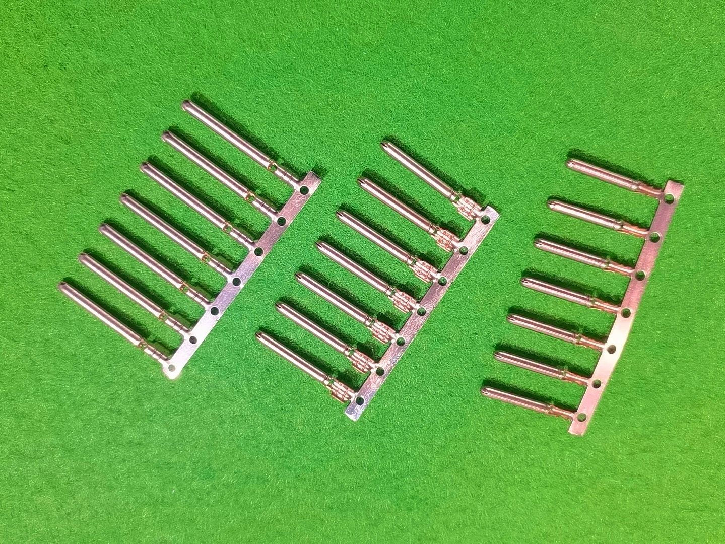 COTV全球直播-浙江骐跃接插件有限公司专业生产“HXHX”端子、胶壳、针座、插片、护套、铜带、压线帽、冷压端子、轻触开关、船形及微动开关、PVC管、继电器等电子元件，欢迎大家光临！