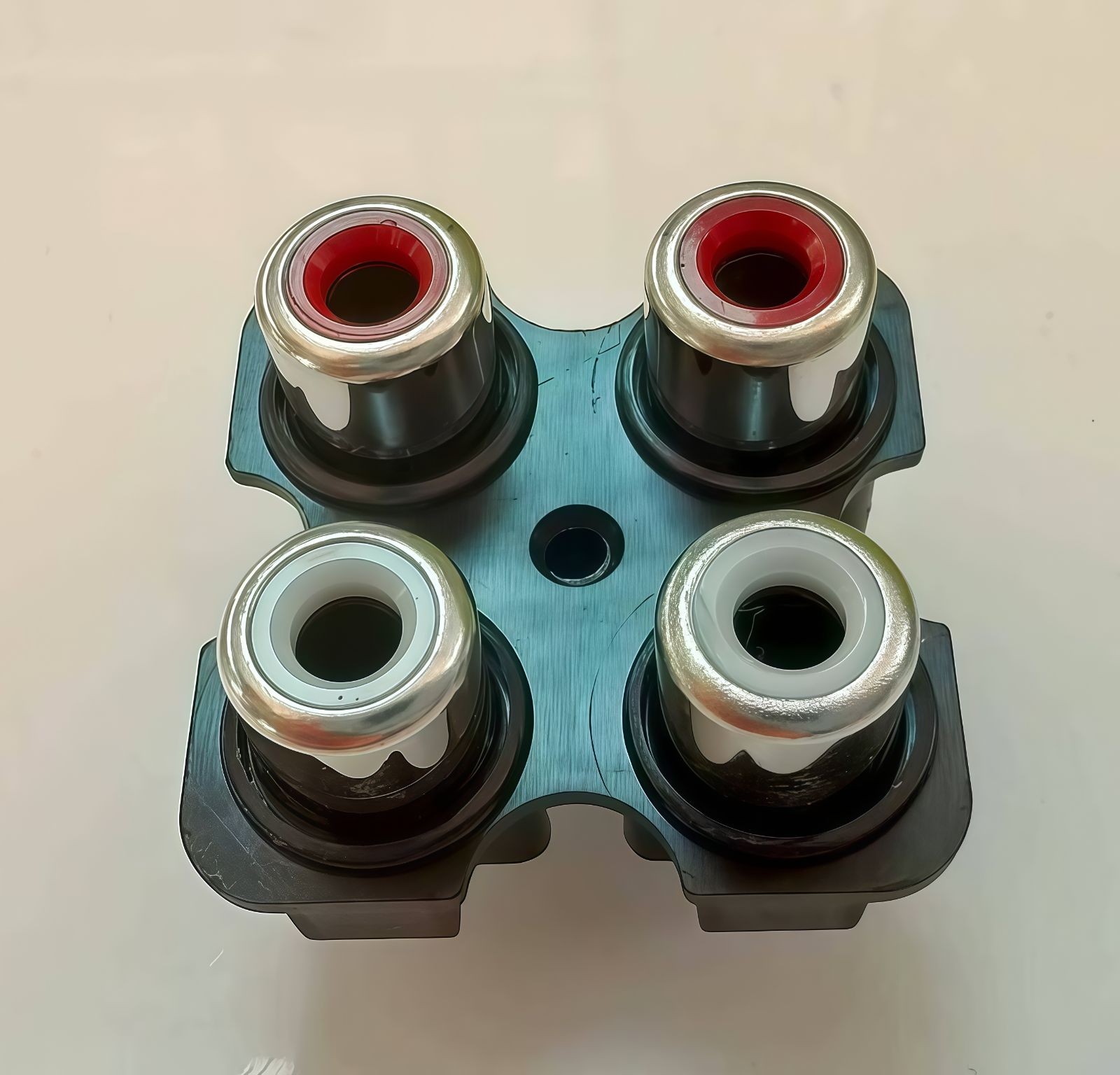 COTV全球直播-浙江骐跃接插件有限公司专业生产“HXHX”端子、胶壳、针座、插片、护套、铜带、压线帽、冷压端子、轻触开关、船形及微动开关、PVC管、继电器等电子元件，欢迎大家光临！