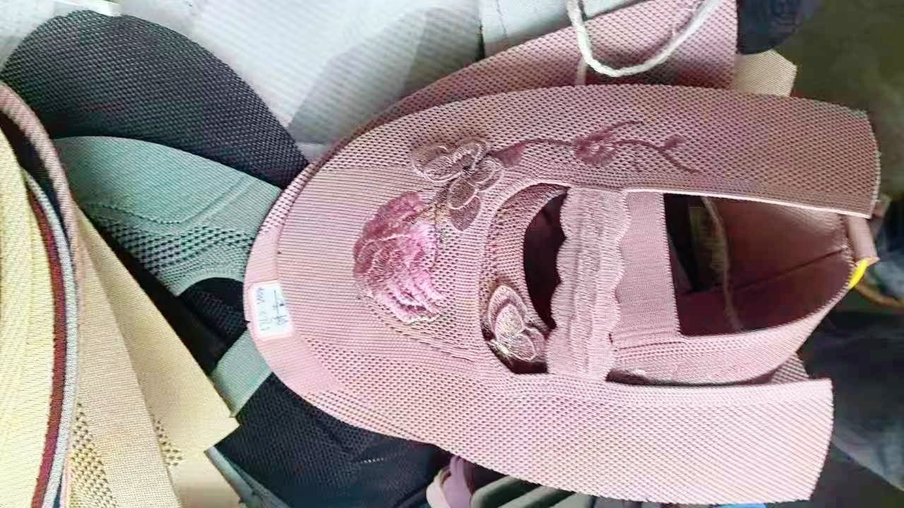 COTV全球直播-洛阳誉回九鞋业有限公司专集开发、设计、生产、销售为一体的鞋类制造企业,公司主要生产:PVC、PU休闲布鞋、飞织鞋等鞋类产品,欢迎大家光临! COTV全球直播-洛阳誉回九鞋业有限公司专集开发、设计、生产、销售为一体的鞋类制造企业,公司主要生产:PVC、PU休闲布鞋、飞织鞋等鞋类产品,欢迎大家光临!