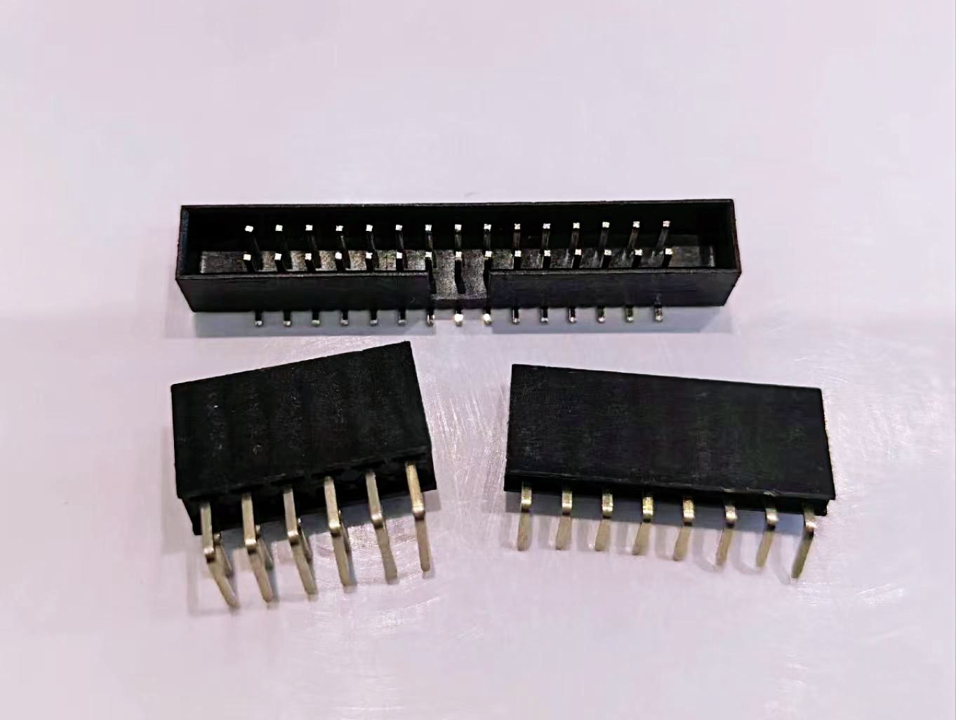 COTV全球直播-浙江骐跃接插件有限公司专业生产“HXHX”端子、胶壳、针座、插片、护套、铜带、压线帽、冷压端子、轻触开关、船形及微动开关、PVC管、继电器等电子元件，欢迎大家光临！