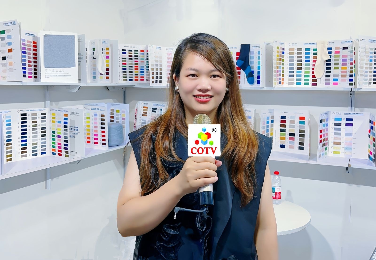 COTV全球直播-东莞市美利纺织有限公司专业生产抗菌羊毛桑蚕丝、罗密欧羊毛纱、彩点羊驼绒、珠片牛绒、山羊绒混纺、羊毛混纺系列，抗起球莫代尔羊毛，醋酸羊绒，马海毛系列等美利花式纱，欢迎大家光临！