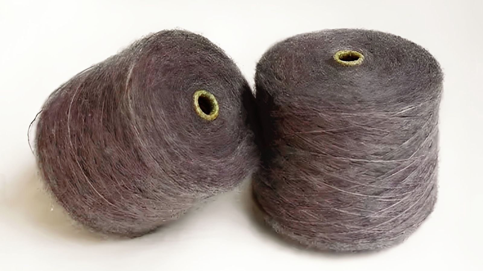 COTV全球直播-东莞市美利纺织有限公司专业生产抗菌羊毛桑蚕丝、罗密欧羊毛纱、彩点羊驼绒、珠片牛绒、山羊绒混纺、羊毛混纺系列，抗起球莫代尔羊毛，醋酸羊绒，马海毛系列等美利花式纱，欢迎大家光临！