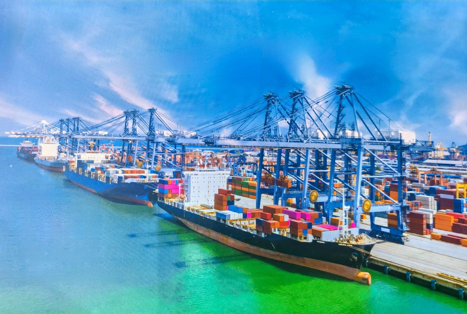 COTV全球直播-温州鑫铁机械有限公司专业生产全自动不干胶商标分切机、全自动不干胶分切机，切片机、检标机、纸罐内折机、纸罐裱衬机及圆盒机等系列包装机械产品，欢迎大家光临！