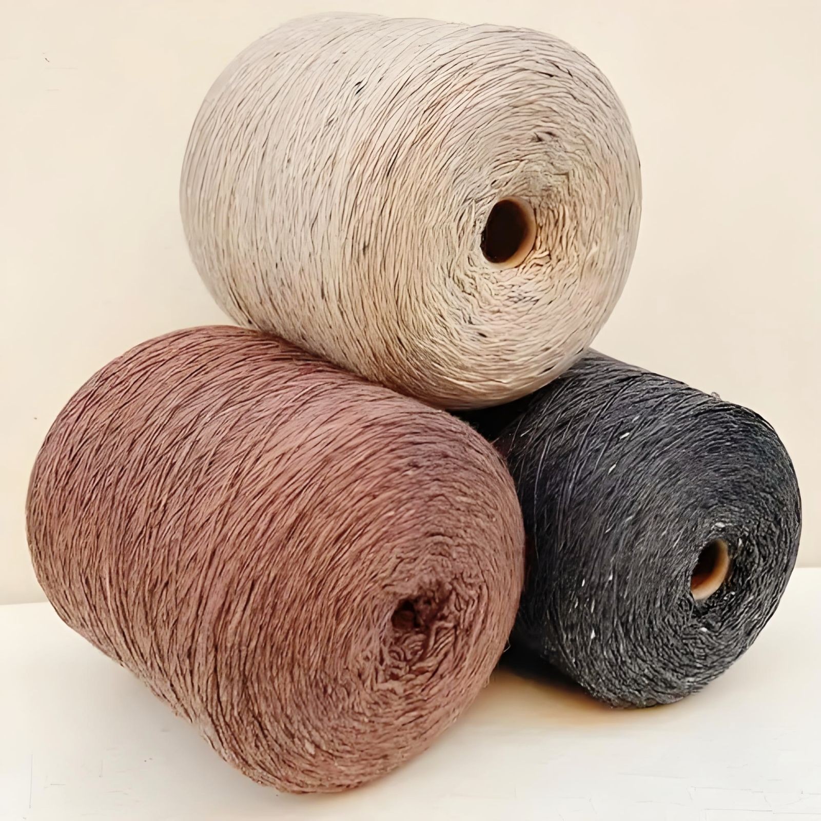 COTV全球直播-东莞市美利纺织有限公司专业生产抗菌羊毛桑蚕丝、罗密欧羊毛纱、彩点羊驼绒、珠片牛绒、山羊绒混纺、羊毛混纺系列，抗起球莫代尔羊毛，醋酸羊绒，马海毛系列等美利花式纱，欢迎大家光临！