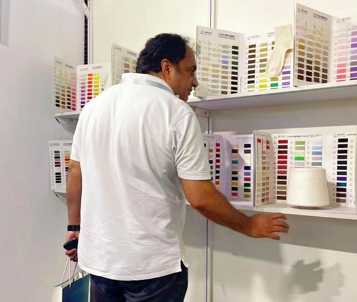 COTV全球直播-东莞市美利纺织有限公司专业生产抗菌羊毛桑蚕丝、罗密欧羊毛纱、彩点羊驼绒、珠片牛绒、山羊绒混纺、羊毛混纺系列，抗起球莫代尔羊毛，醋酸羊绒，马海毛系列等美利花式纱，欢迎大家光临！