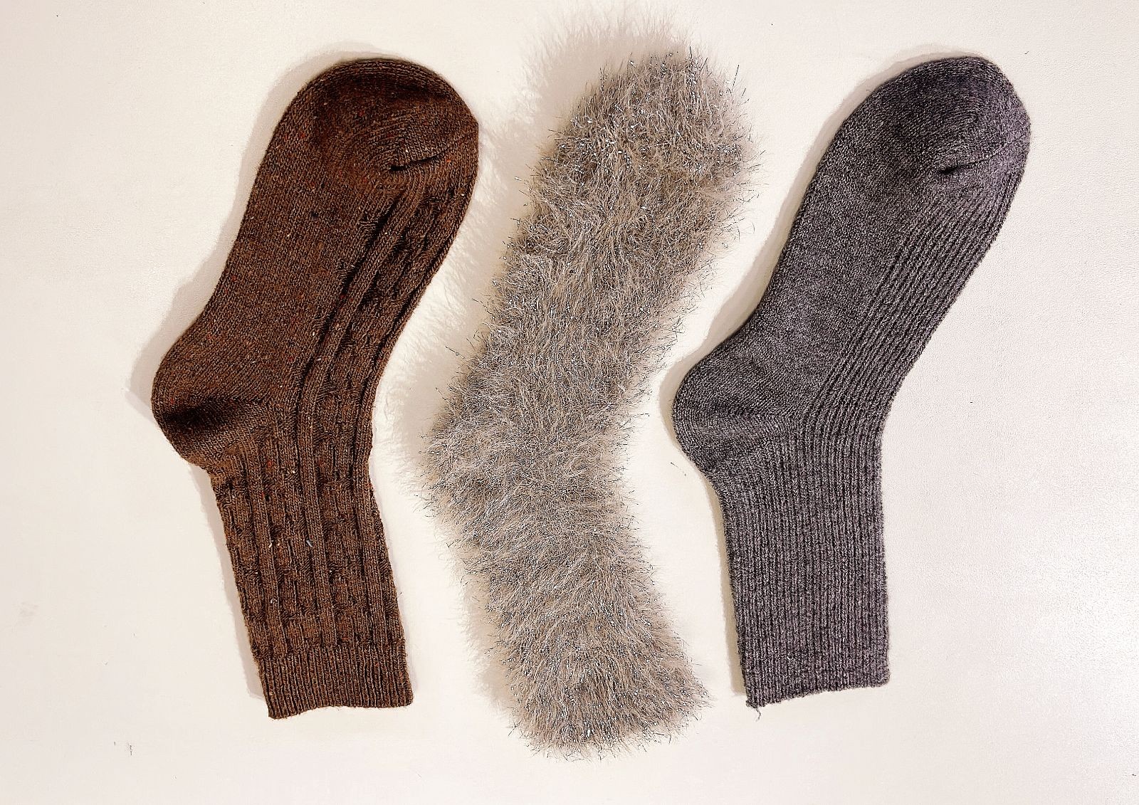 COTV全球直播-东莞市美利纺织有限公司专业生产抗菌羊毛桑蚕丝、罗密欧羊毛纱、彩点羊驼绒、珠片牛绒、山羊绒混纺、羊毛混纺系列，抗起球莫代尔羊毛，醋酸羊绒，马海毛系列等美利花式纱，欢迎大家光临！